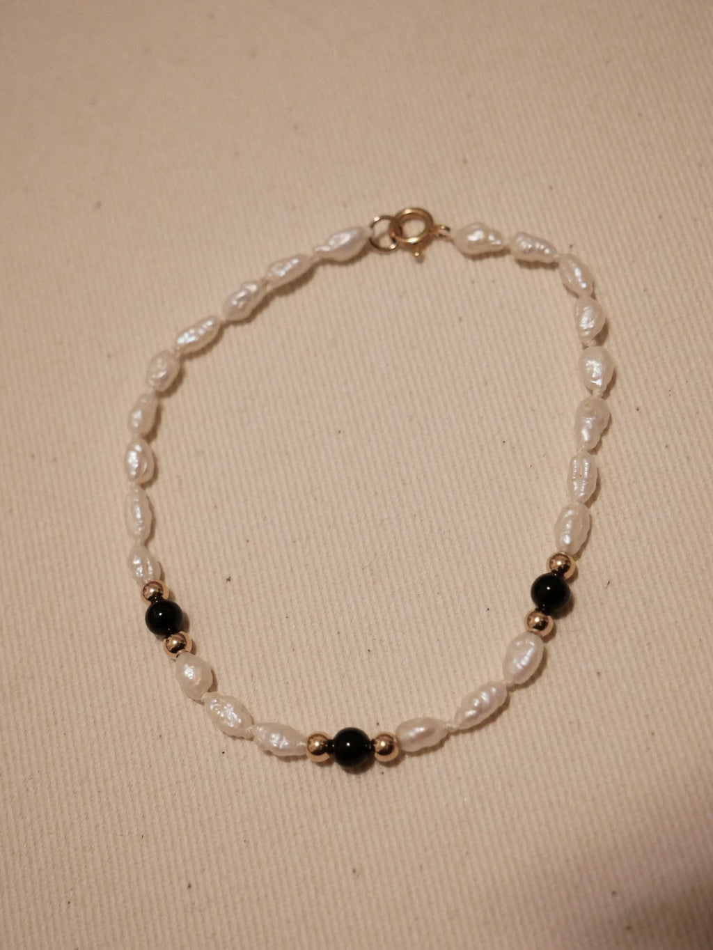 Rice Pearl & Black Bead Bracelet