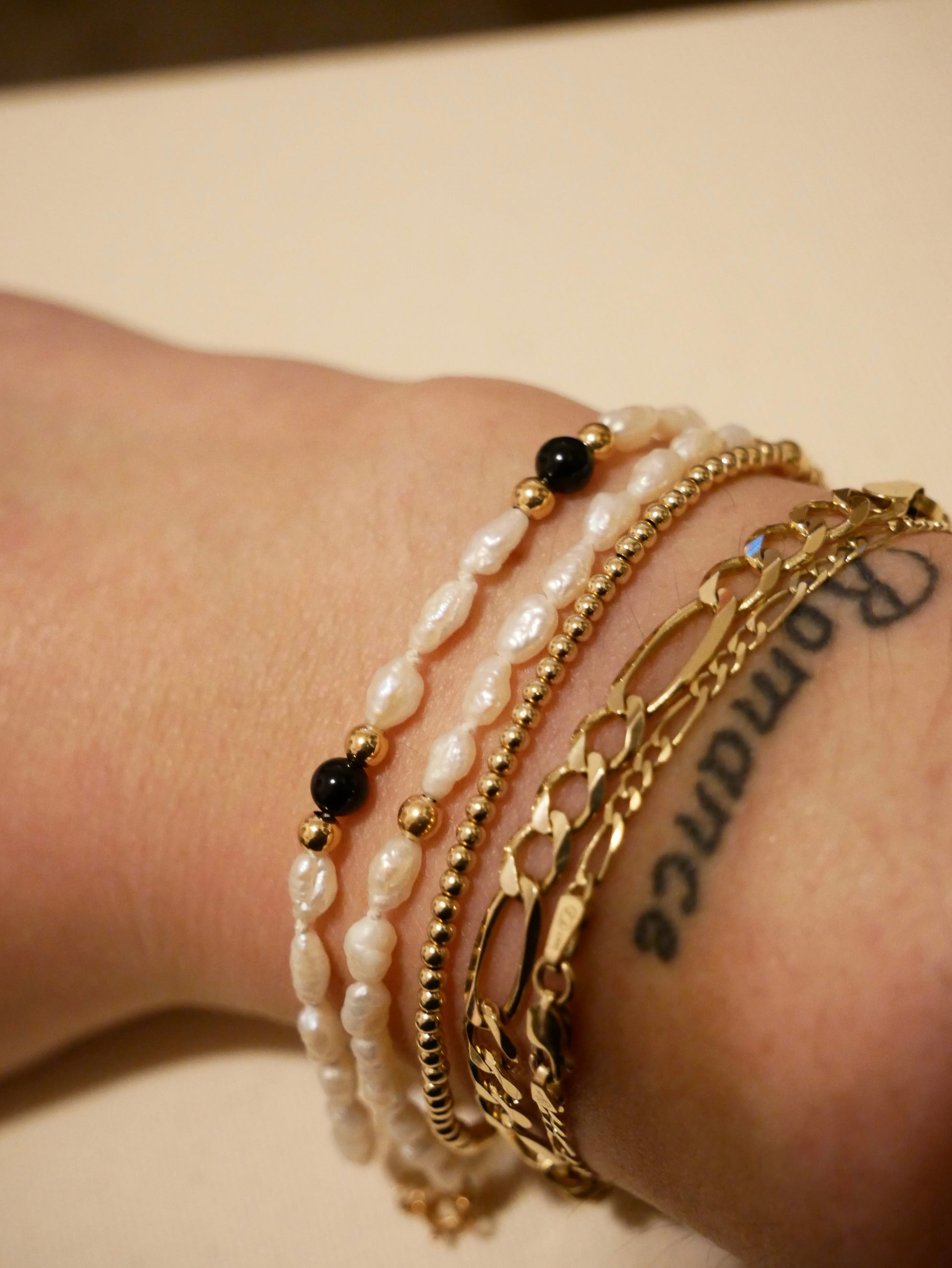 Rice Pearl & Black Bead Bracelet
